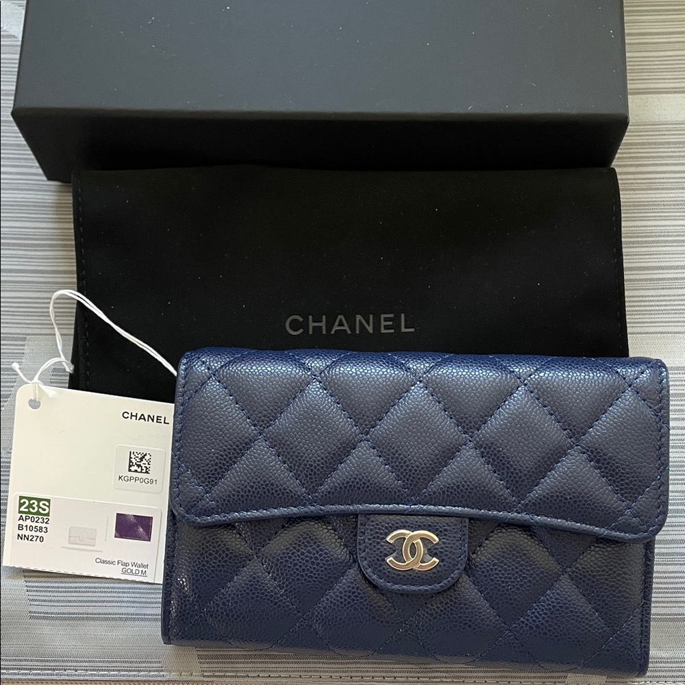 NIB CHANEL Navy Quilted Caviar Leather Wallet with CC